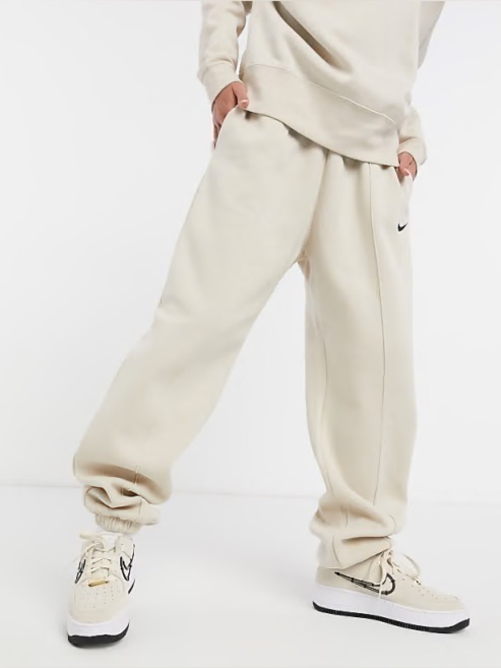 Nike XS women’s cream joggers